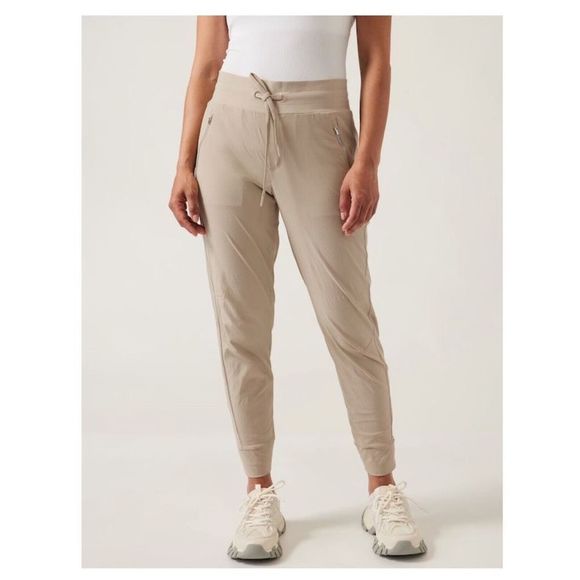 Athleta Pants & Jumpsuits Athleta Trekkienorth Jogger Size 8 Ecru